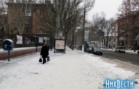 Улица Адмиральская, у здания Николаевского горсовета