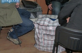 Сумка с протоколам на 132 ОИК, которую "стерег" Марчук