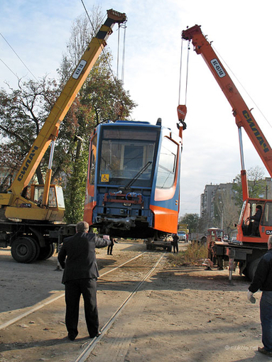 Постановка трамвая на рельсы