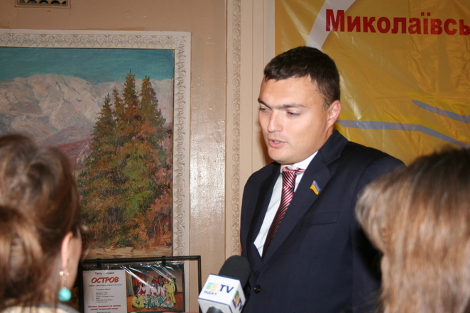 Игорь Дятлов общается с прессой