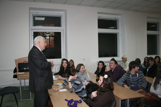 Общение носит непринужденный характер