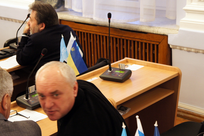 Юрий Овчаренко, от «Партии регионов», безработный пенсионер МВД