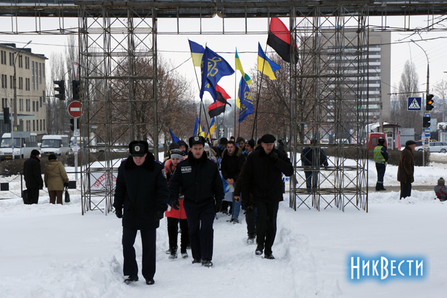Милиции было много, впрочем, как и всегда на мероприятиях, где участвует "Свобода" Милиции было много, впрочем, как и всегда на мероприятиях, где участвует "Свобода"