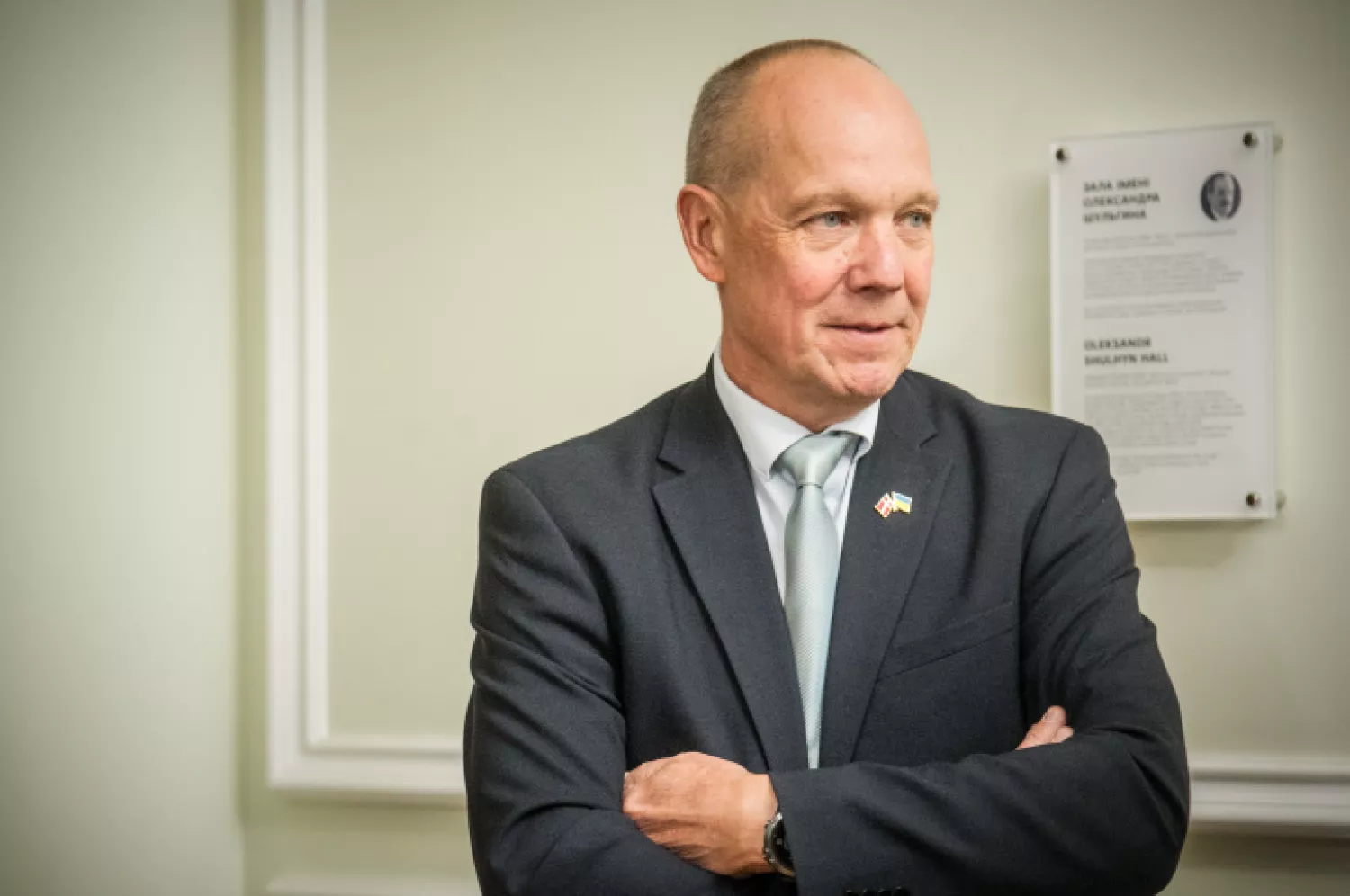 Посадовець має за плечима понад 20 років дипломатичної служби та 10 років роботи в службах розвідки. Фото: Міністерство закордонних справ України